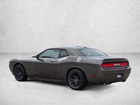 Used 2010 Dodge Challenger R/T RWD image 7