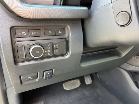 Used 2024 Ford F350 Platinum AWD/4WD image 12