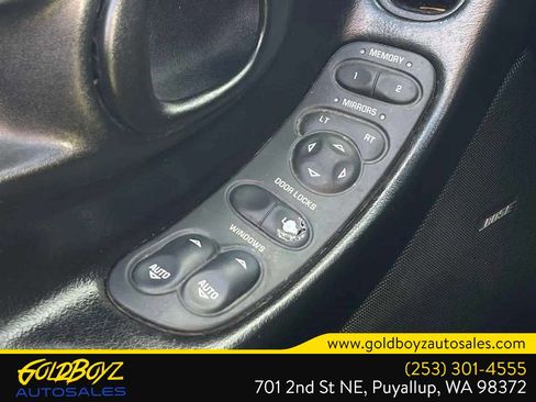 Used 2001 Chevrolet Corvette Convertible w/ Preferred Equipment Group2 image 25