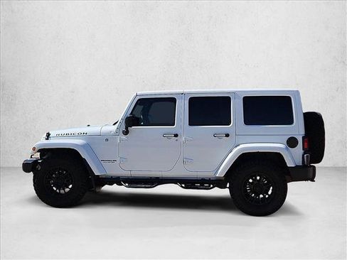 Used 2017 Jeep Wrangler Unlimited Rubicon w/ Connectivity Group AWD/4WD image 9