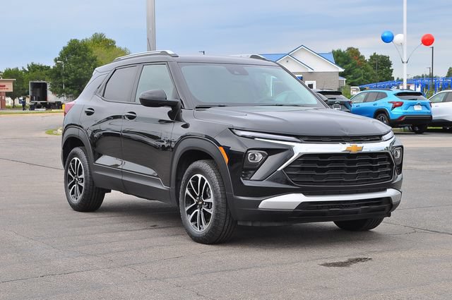 Used 2024 Chevrolet TrailBlazer LT AWD/4WD image 1