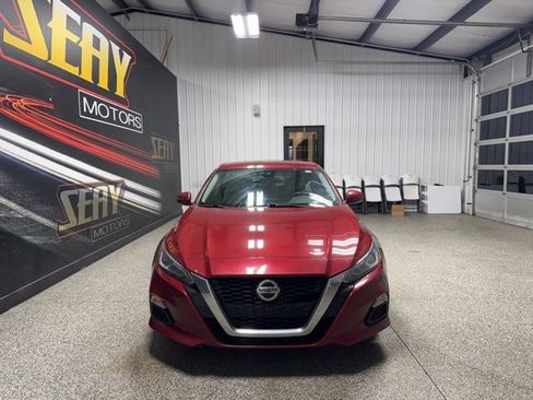 Used 2022 Nissan Altima 2.5 SV w/ SV Premium Package image 17