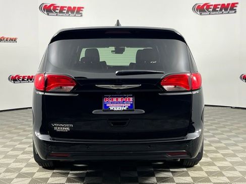 New 2026 Chrysler Voyager LX image 7