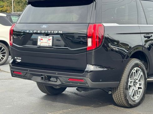 New 2025 Ford Expedition Active image 51