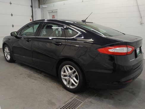 Used 2016 Ford Fusion SE w/ Equipment Group 202A FWD image 3