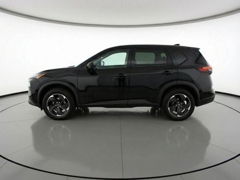 Used 2025 Nissan Rogue SV image 5