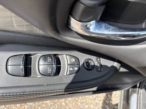 Used 2017 Nissan Murano SL w/ SL Technology Package FWD image 10