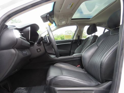 Used 2022 Genesis G70 2.0T w/ Prestige Package image 13