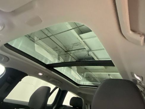 Certified 2024 Volvo V60 B5 Cross Country Plus image 26