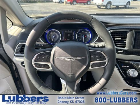 Used 2023 Chrysler Voyager LX image 14