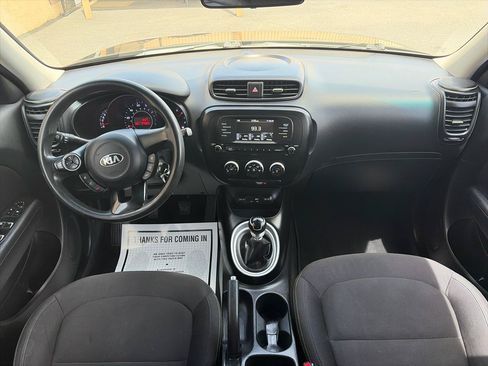 Used 2018 Kia Soul FWD image 14