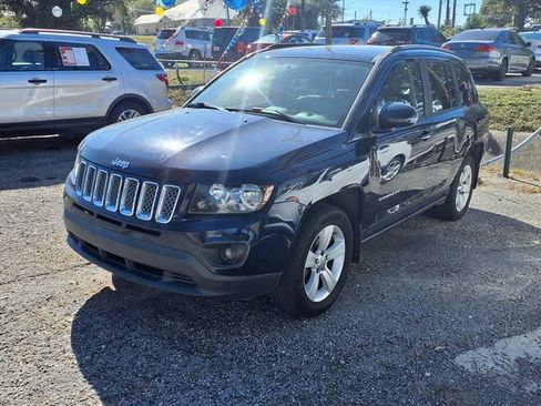 Used 2016 Jeep Compass Latitude AWD/4WD image 3