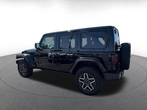 Used 2025 Jeep Wrangler Unlimited Sahara AWD/4WD image 8