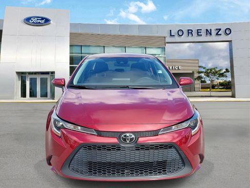 Used 2022 Toyota Corolla LE image 2