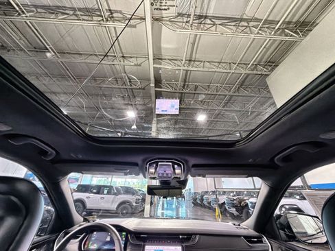 Used 2023 Jeep Grand Cherokee Overland w/ Luxury Tech Group IV image 46