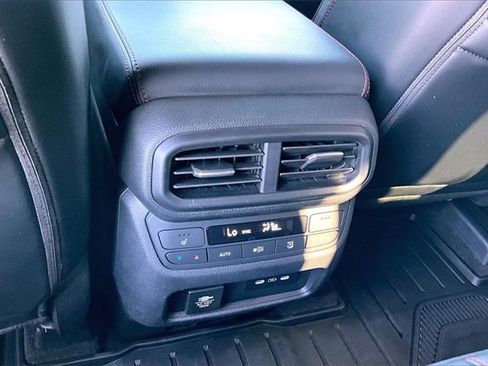 Used 2025 Honda Pilot Black Edition image 20