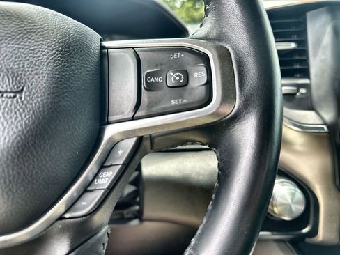 Used 2022 RAM 1500 Laramie RWD image 32