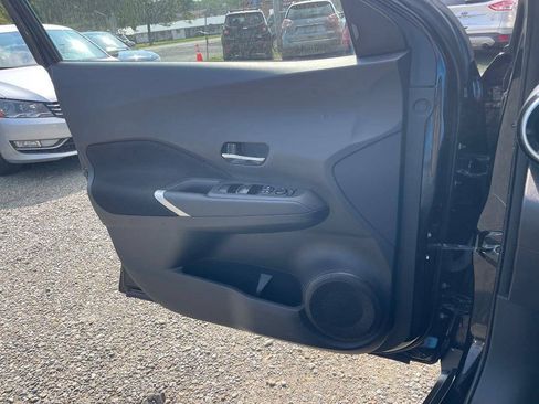 Used 2021 Nissan Kicks SV FWD image 22
