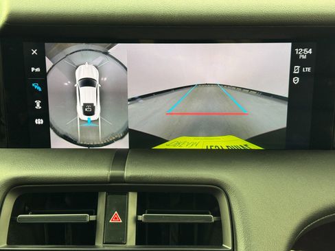 Used 2023 Porsche Taycan w/ Premium Package image 31