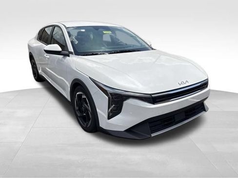 Certified 2025 Kia K4 EX FWD image 1