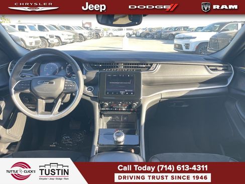 Used 2023 Jeep Grand Cherokee L Laredo AWD/4WD image 18