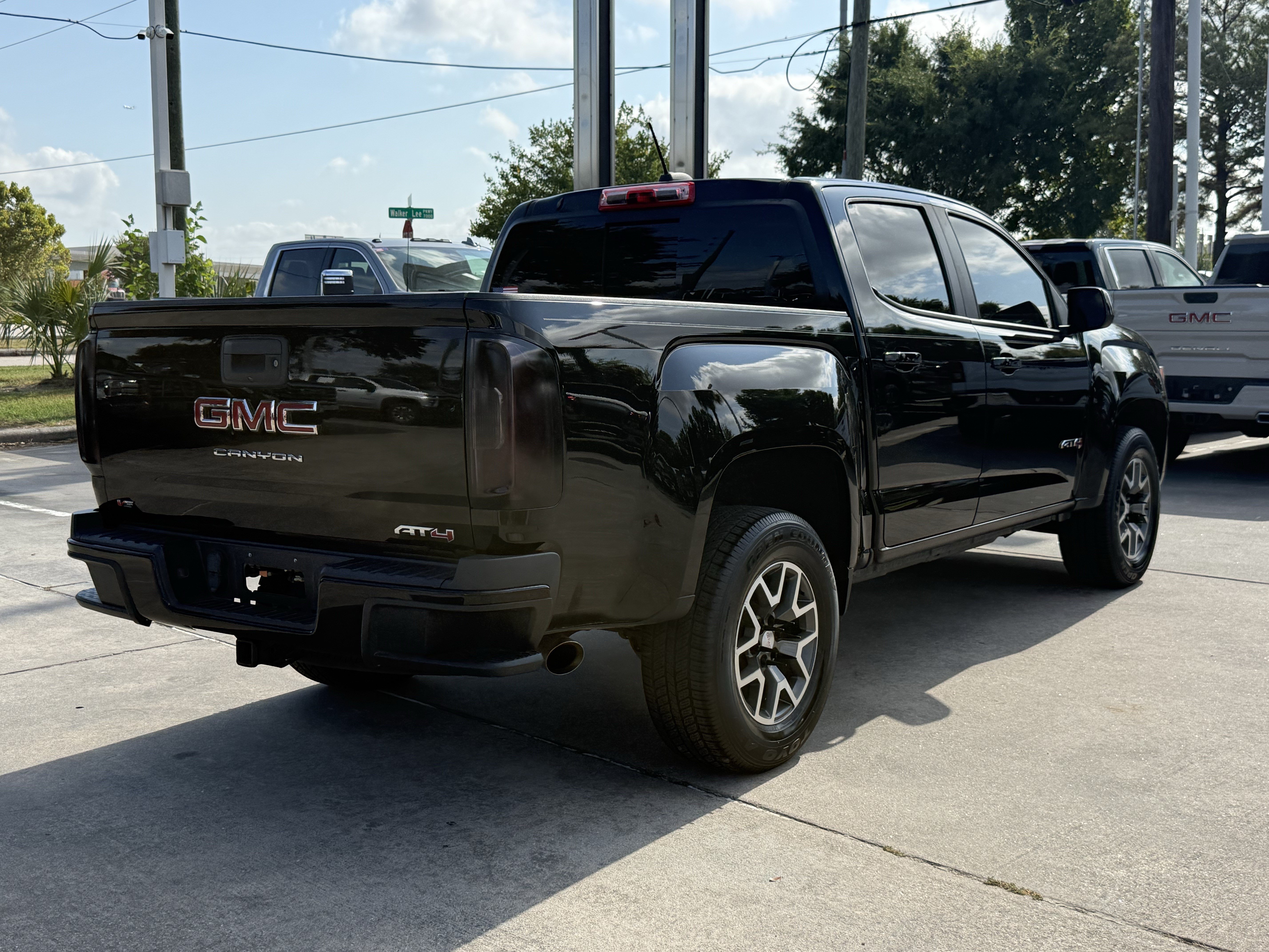 Used 2021 GMC Canyon AT4 w/ Trailering Package AWD/4WD image 5