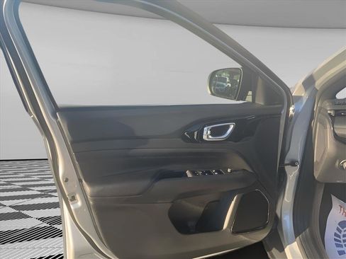 New 2026 Jeep Compass Latitude image 18