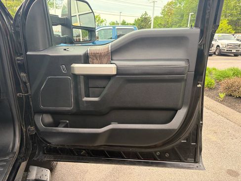 Used 2017 Ford F250 Lariat w/ Chrome Package AWD/4WD image 45