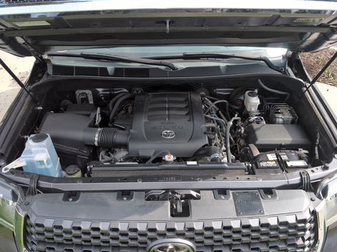Used 2021 Toyota Tundra SR5 AWD/4WD image 32