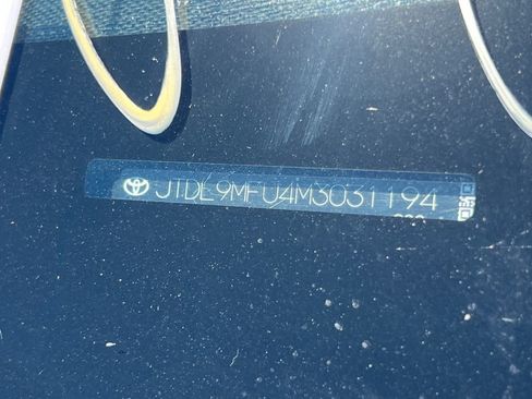Used 2021 Toyota Prius LE AWD/4WD image 23