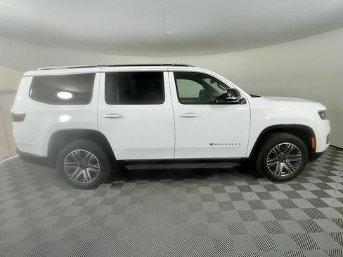 Certified 2025 Jeep Wagoneer 4WD image 6