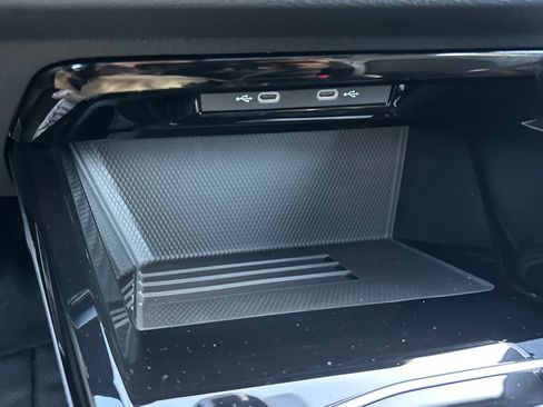 New 2025 Volkswagen GTI SE image 25