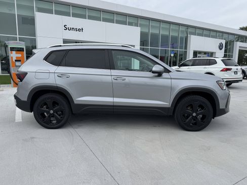 New 2025 Volkswagen Taos SEL image 2
