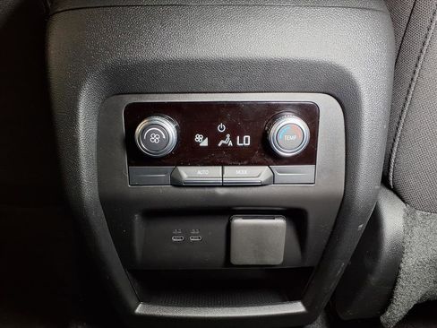 New 2026 GMC Acadia Elevation image 12