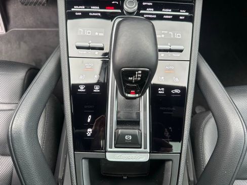 Used 2023 Porsche Cayenne image 26