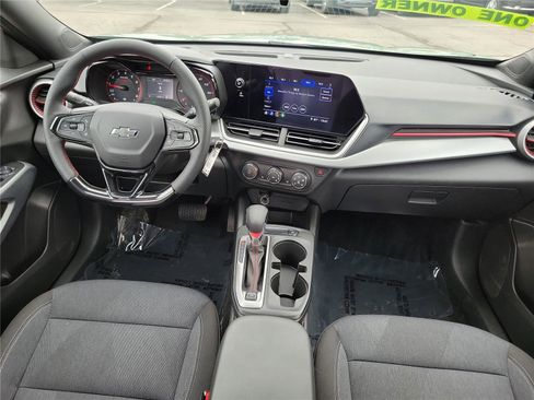 Used 2024 Chevrolet Trax RS w/ Driver Confidence Package FWD image 10