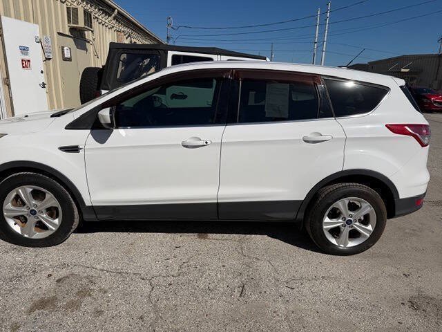 Used 2014 Ford Escape SE FWD image 2