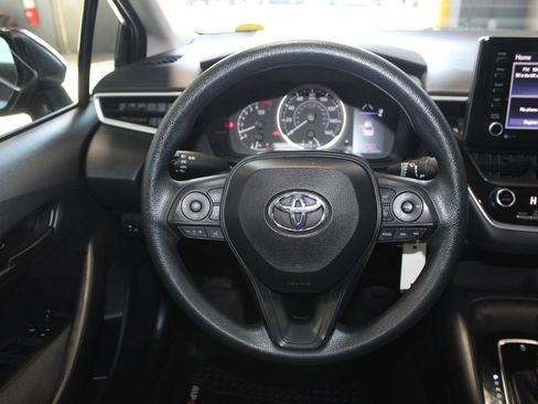 Used 2022 Toyota Corolla LE FWD image 19