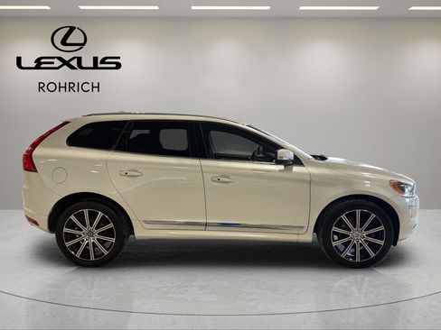 Used 2016 Volvo XC60 T6 AWD/4WD image 5