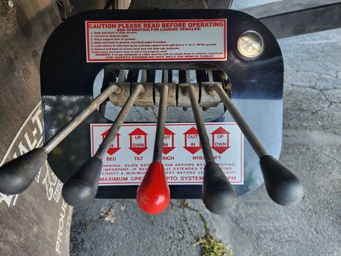 Used 2021 Ford F550 2WD Regular Cab Super Duty image 10