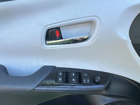 Used 2017 Toyota Prius Four w/ Advanced Technology Package FWD image 43