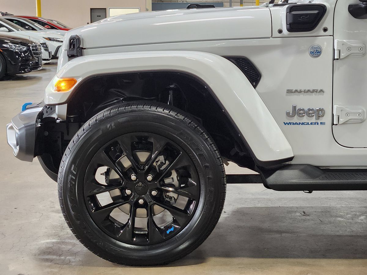 Used 2023 Jeep Wrangler Unlimited Sahara w/ Cold Weather Group AWD/4WD image 5