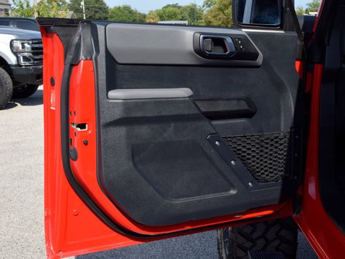 Certified 2023 Ford Bronco Big Bend w/ Sasquatch Package AWD/4WD image 17