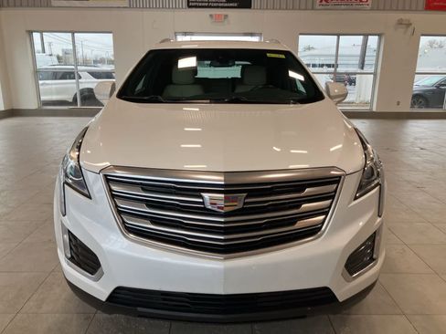 Used 2017 Cadillac XT5 FWD image 2