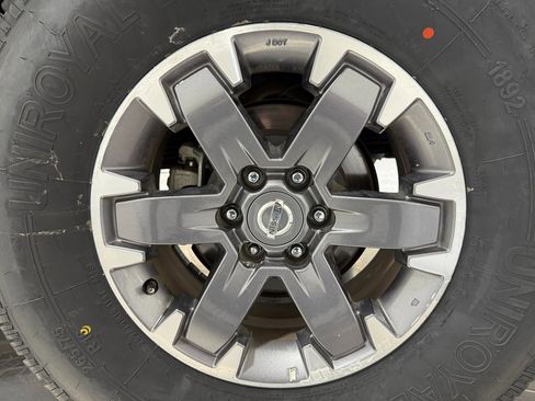 Used 2020 Nissan Frontier PRO-4X w/ Pro-4x Utility Package image 42