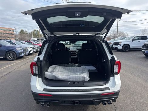 New 2026 Ford Explorer ST w/ Sun And Sound Package image 8