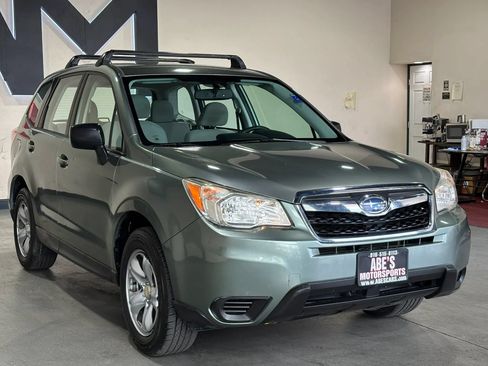 Used 2014 Subaru Forester 2.5i AWD/4WD image 2