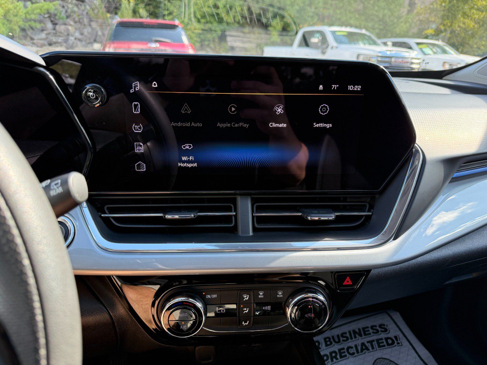 Used 2025 Chevrolet Trax LT FWD image 28
