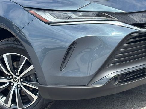 Used 2023 Toyota Venza LE AWD/4WD image 8
