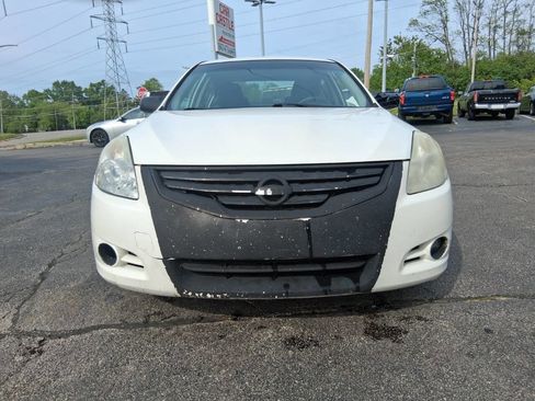 Used 2010 Nissan Altima 2.5 S FWD image 2
